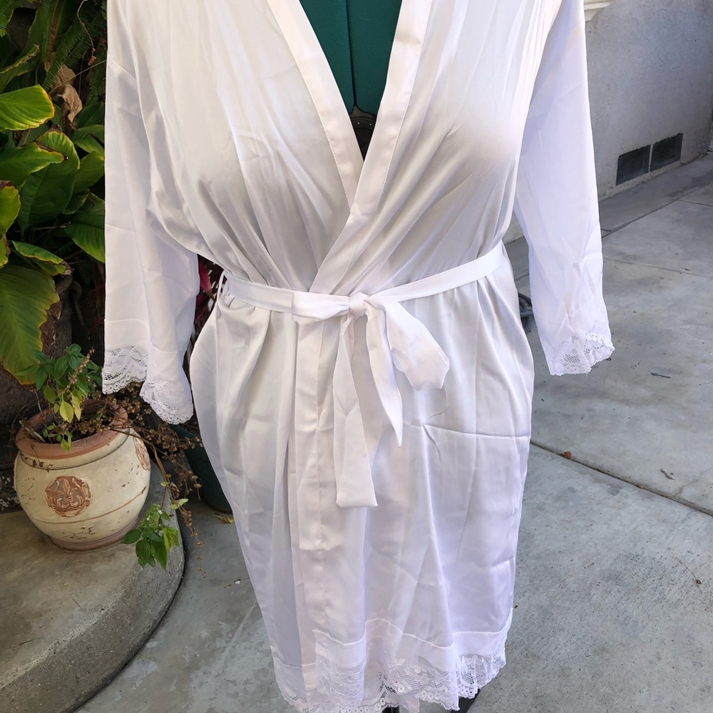 💥CLEARANCE💥Brand new BRIDESMAID Satin white robe - Picture 2 of 3
